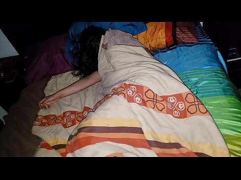 ❤️ El fillastre renya la seva jove madrastra mentre dorm. ☑ Fota al porno ca.flvporn.ru ☑